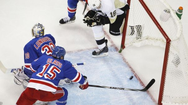 Tanner Glass goal saving play 11-11