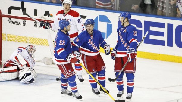 martin st louis goal celebration 12-23