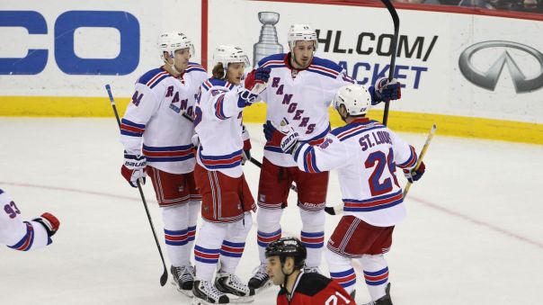 kevin hayes goal celebration 4-7