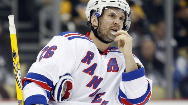 martin st. louis 4-22
