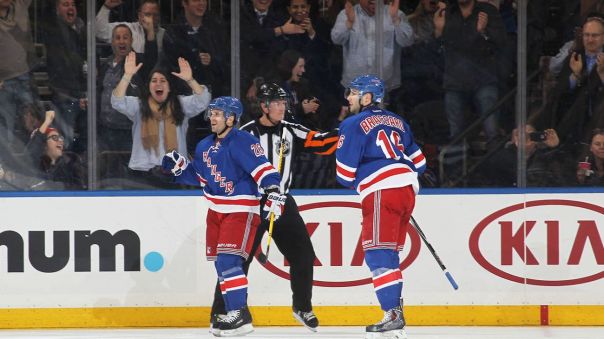 martin st louis goal celebration 12-1