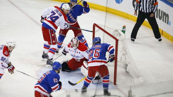 martin st. louis robbed by Holtby 5-8