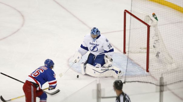 martin st. louis shot 5-24