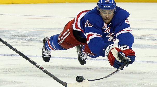 Dylan McIlrath diving