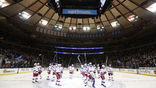 rangers salute the crowd 12-8