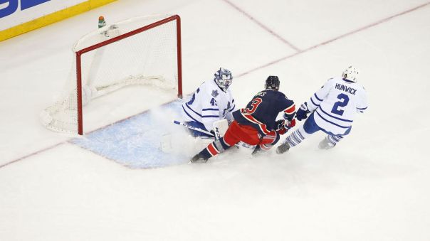 kevin hayes chance in front 10-30