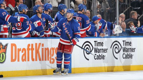 Oscar Lindberg hi five line 9-21