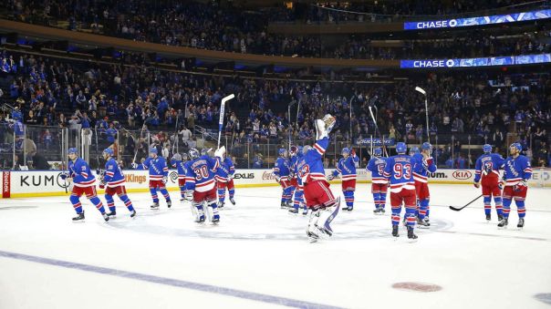 rangers salute the crowd 11-3