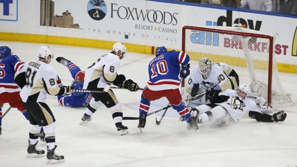 JT Miller scoring chance 4-21