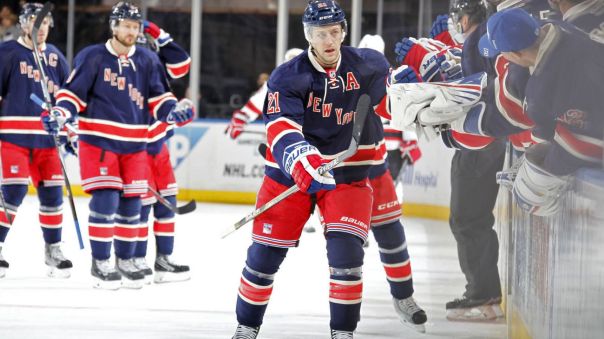 derek-stepan-hi-five-line-10-18