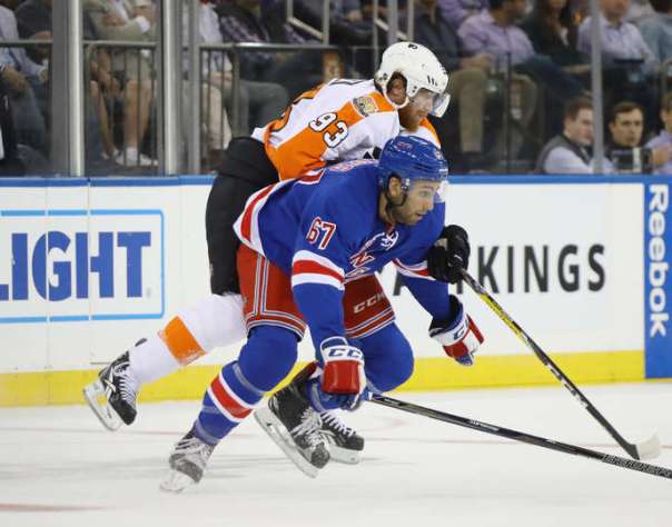 boo-nieves-puck-battle-10-6