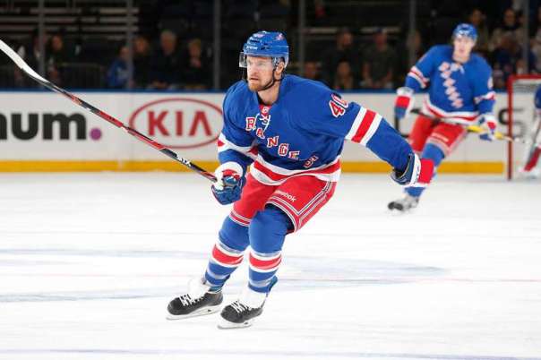 michael-grabner-full-body-9-29