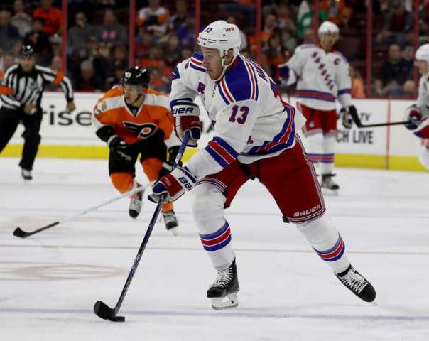 kevin hayes skating 10-3.jpg